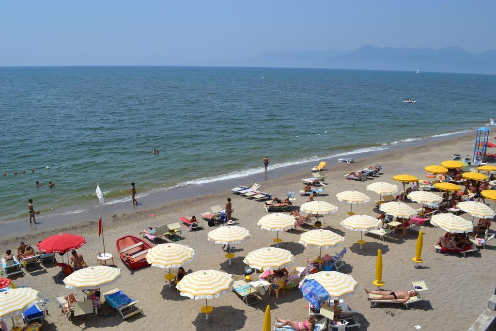 Casa Vacanze Dei Navigatori On The Sea Pontecagnano Kültér fotó