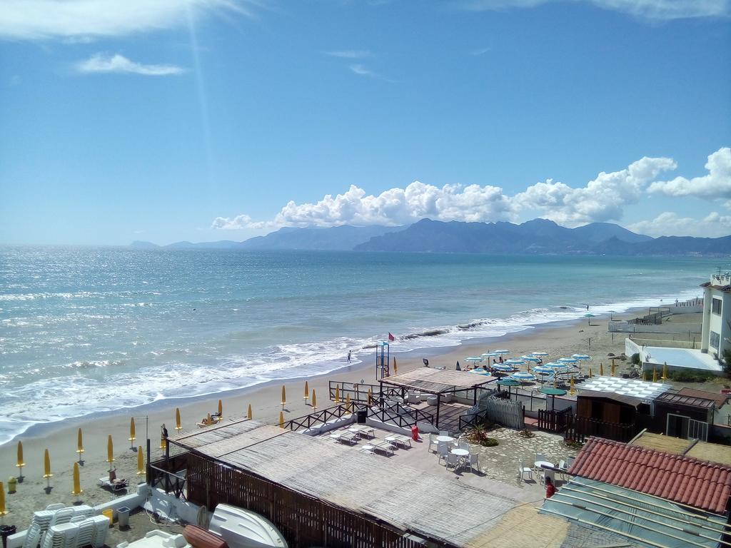 Casa Vacanze Dei Navigatori On The Sea Pontecagnano Kültér fotó